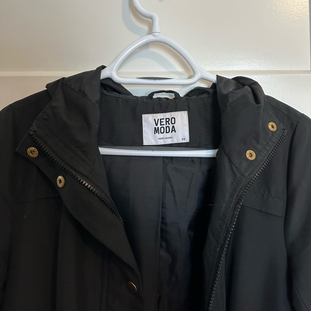 VERO MODA | Black Zipper Trench Coat High Low Hem with Hoodie - Picture 4 of 12